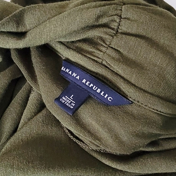 BCBG MaxAzria and Banana Republic Blouses. - Picture 15 of 16